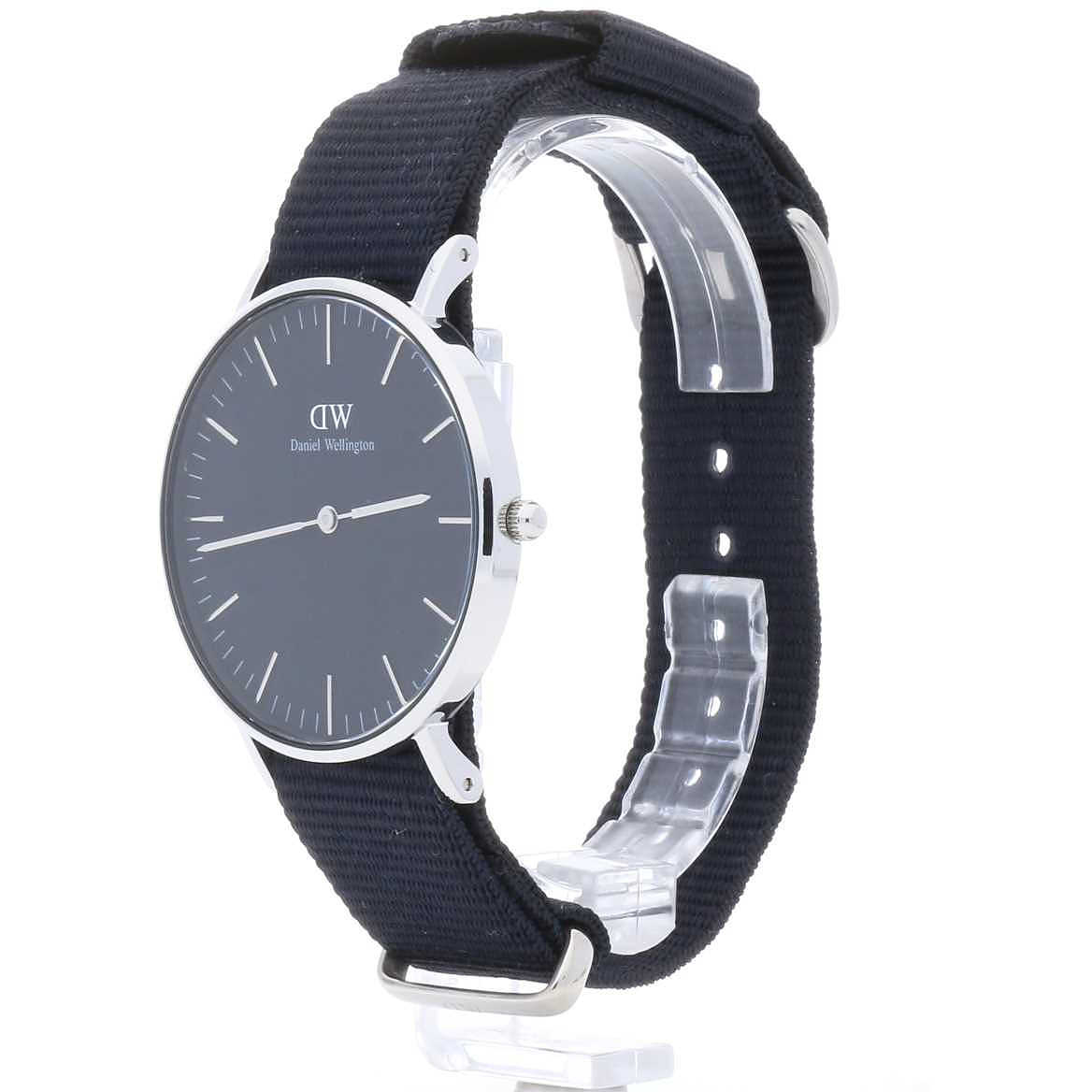Daniel Wellington Cornwall 36mm Black Dial Black Nato Strap Silver Watch - DW00100151 Secundaire afbeelding